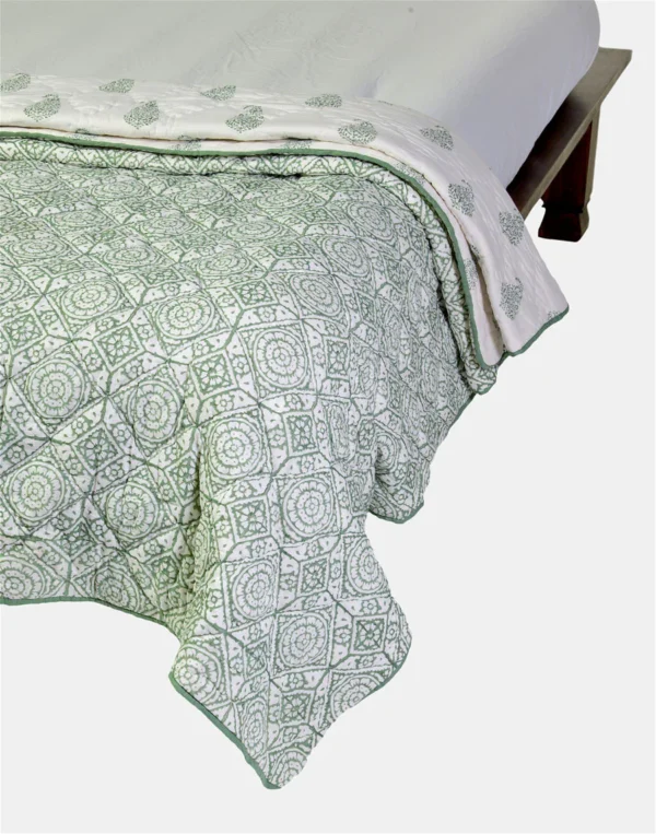 Tranquility Tangier Reversible Quilt - Image 3